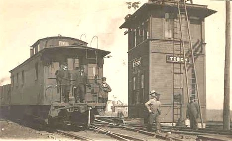 Tesch Interlocking Tower with train