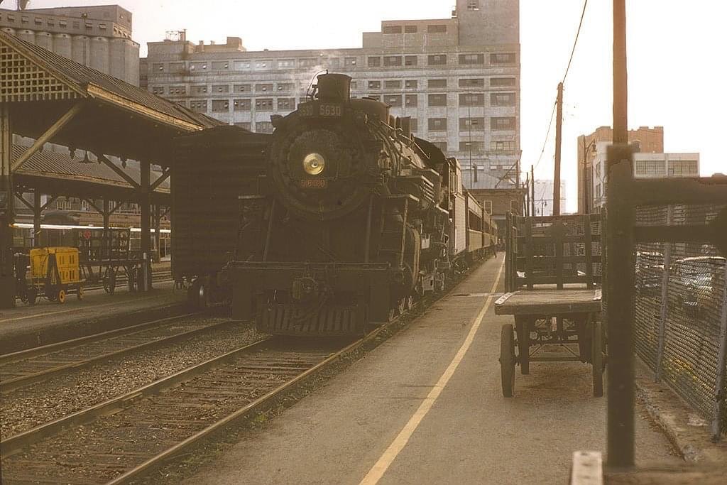 GTW 5643 at Brush Street Station