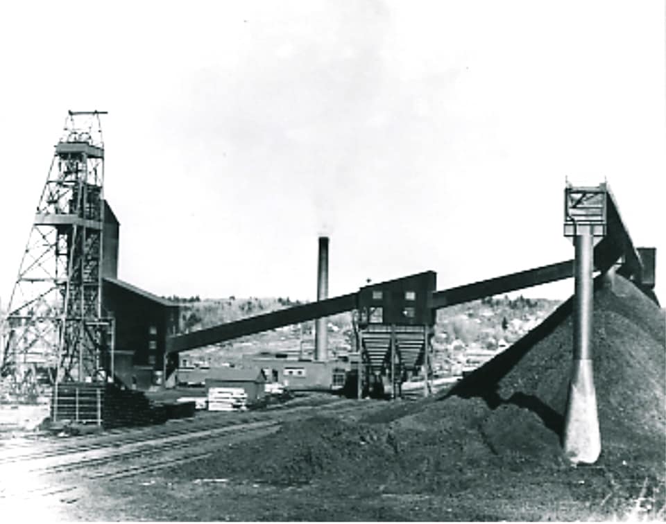 Tracy Mine headframe